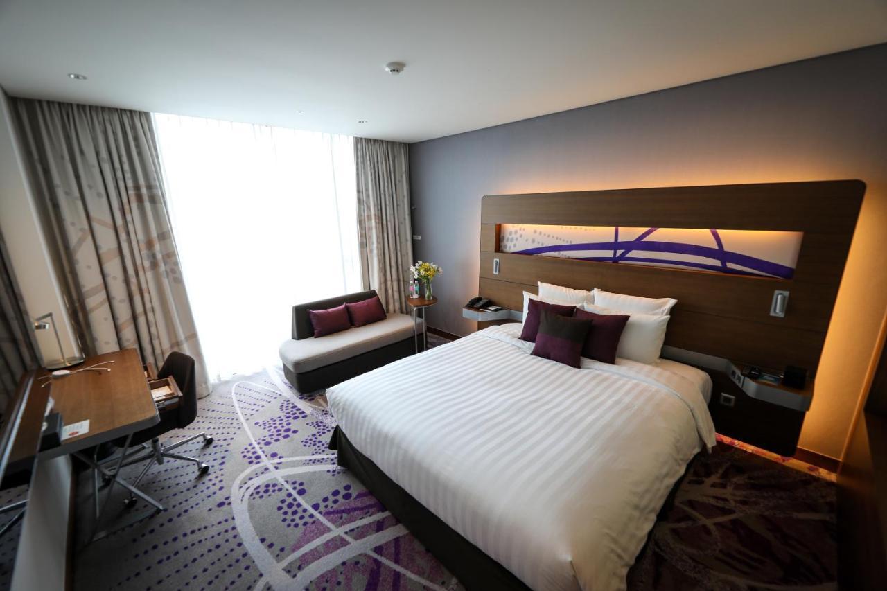 Novotel Ambassador Suwon Exteriör bild