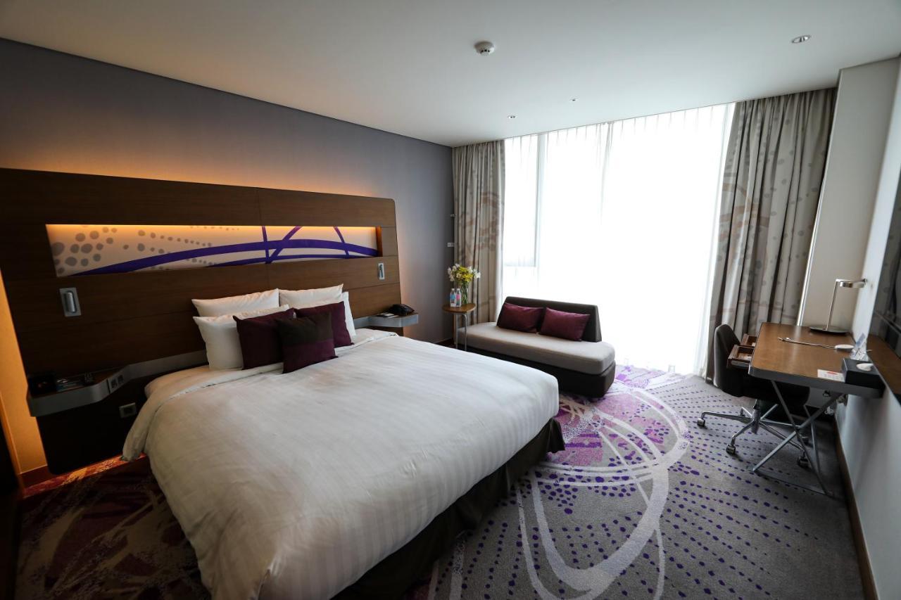 Novotel Ambassador Suwon Exteriör bild