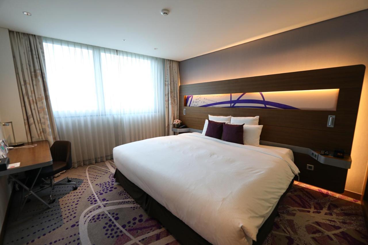 Novotel Ambassador Suwon Exteriör bild
