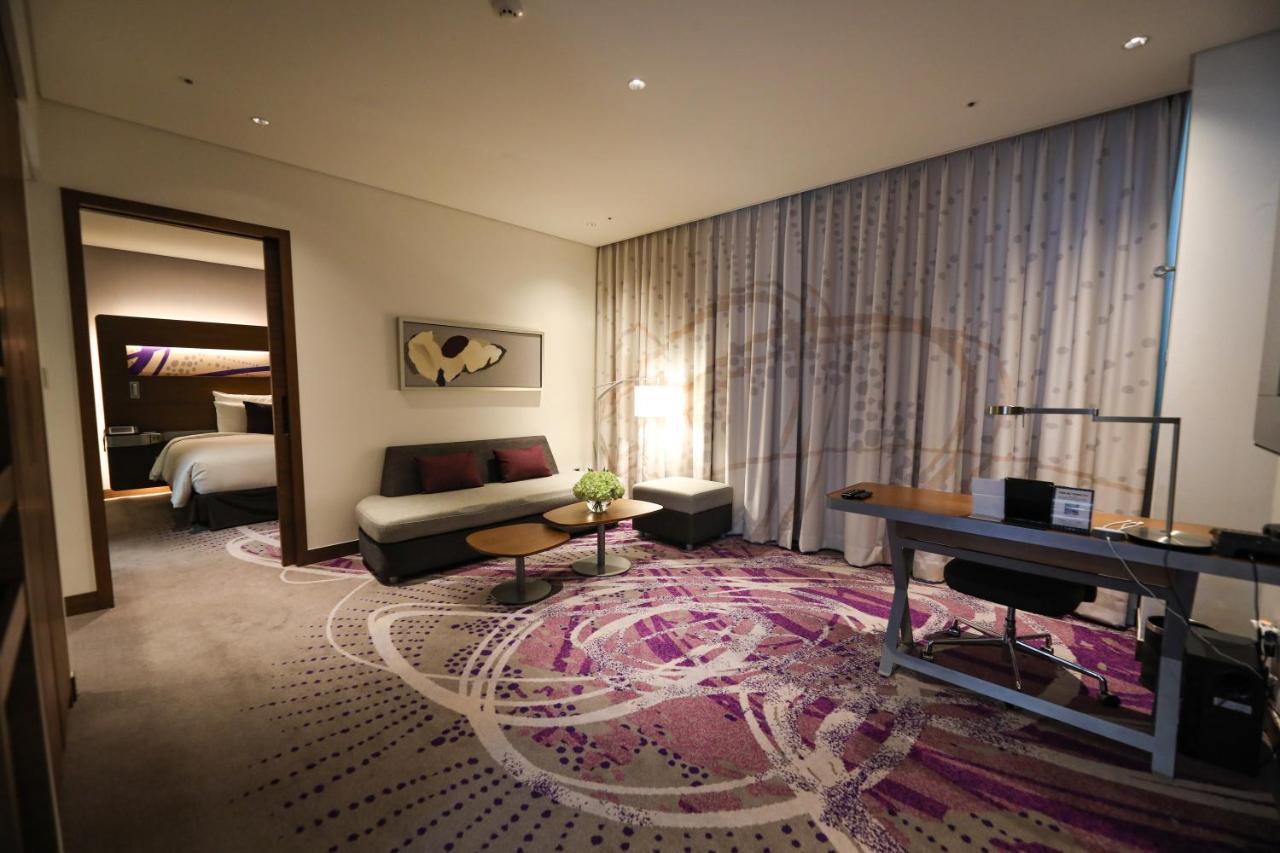 Novotel Ambassador Suwon Exteriör bild
