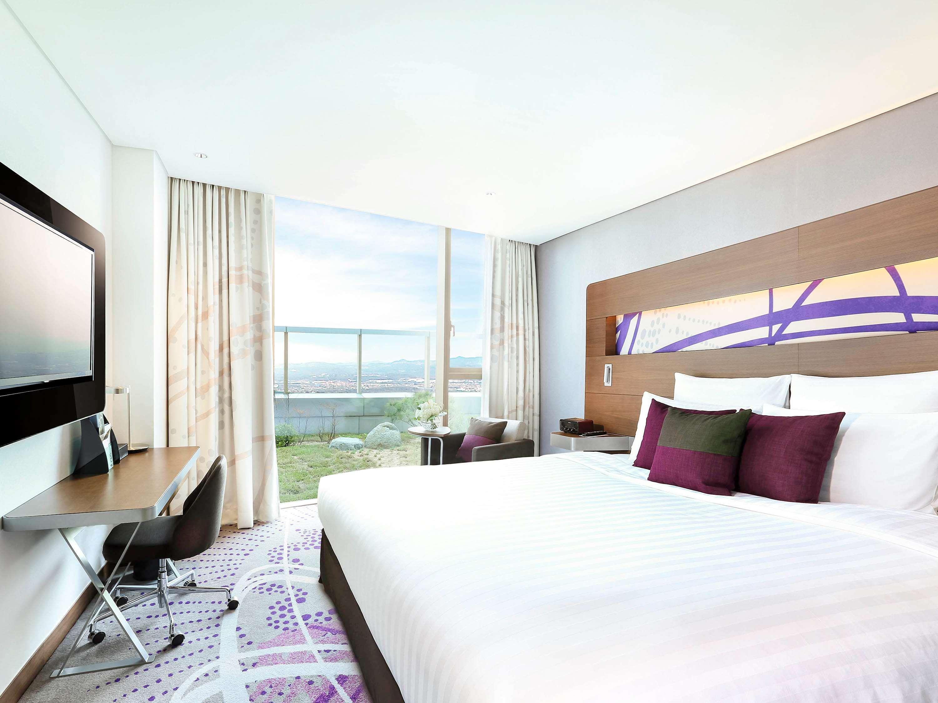 Novotel Ambassador Suwon Exteriör bild