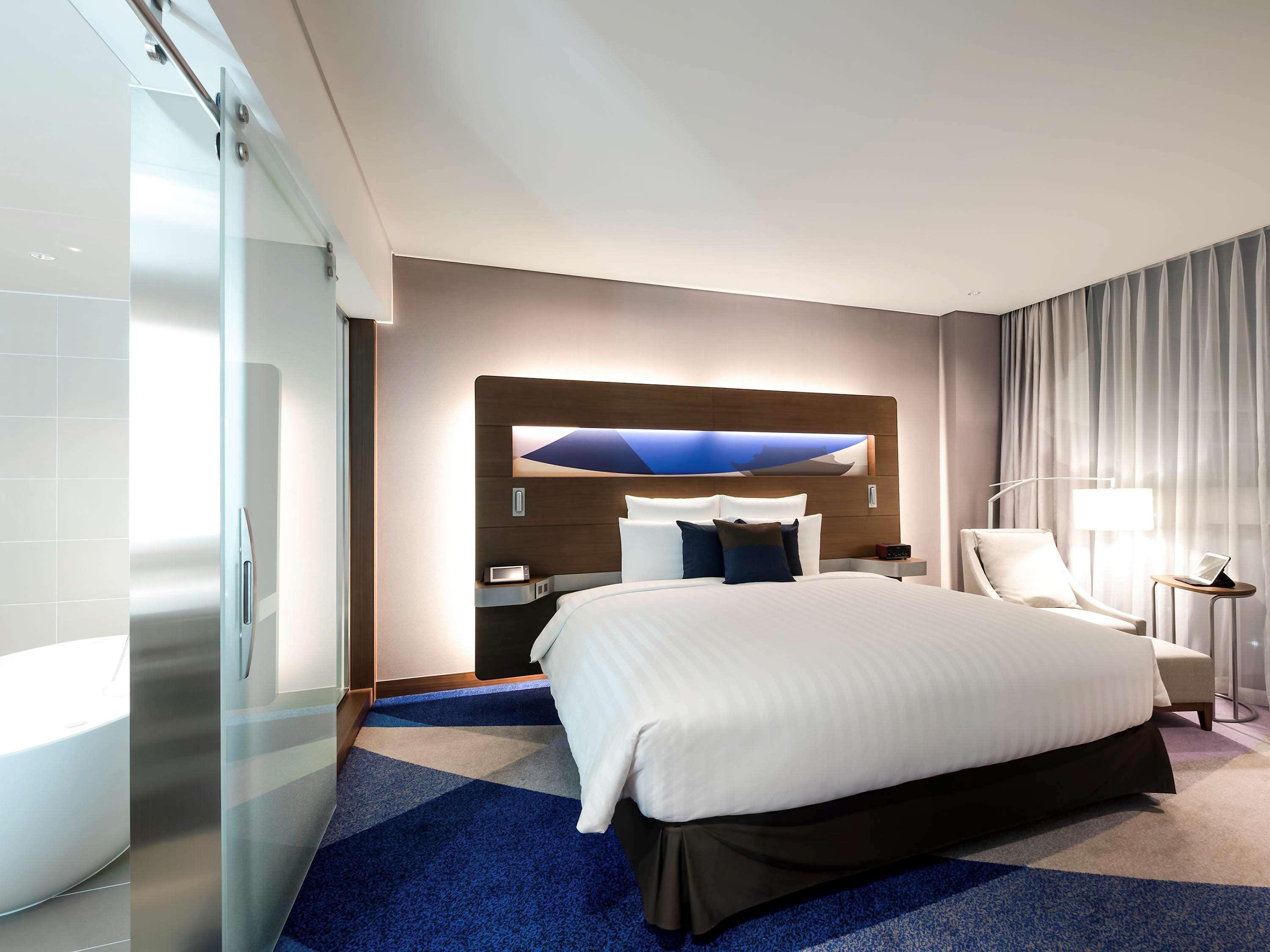 Novotel Ambassador Suwon Exteriör bild