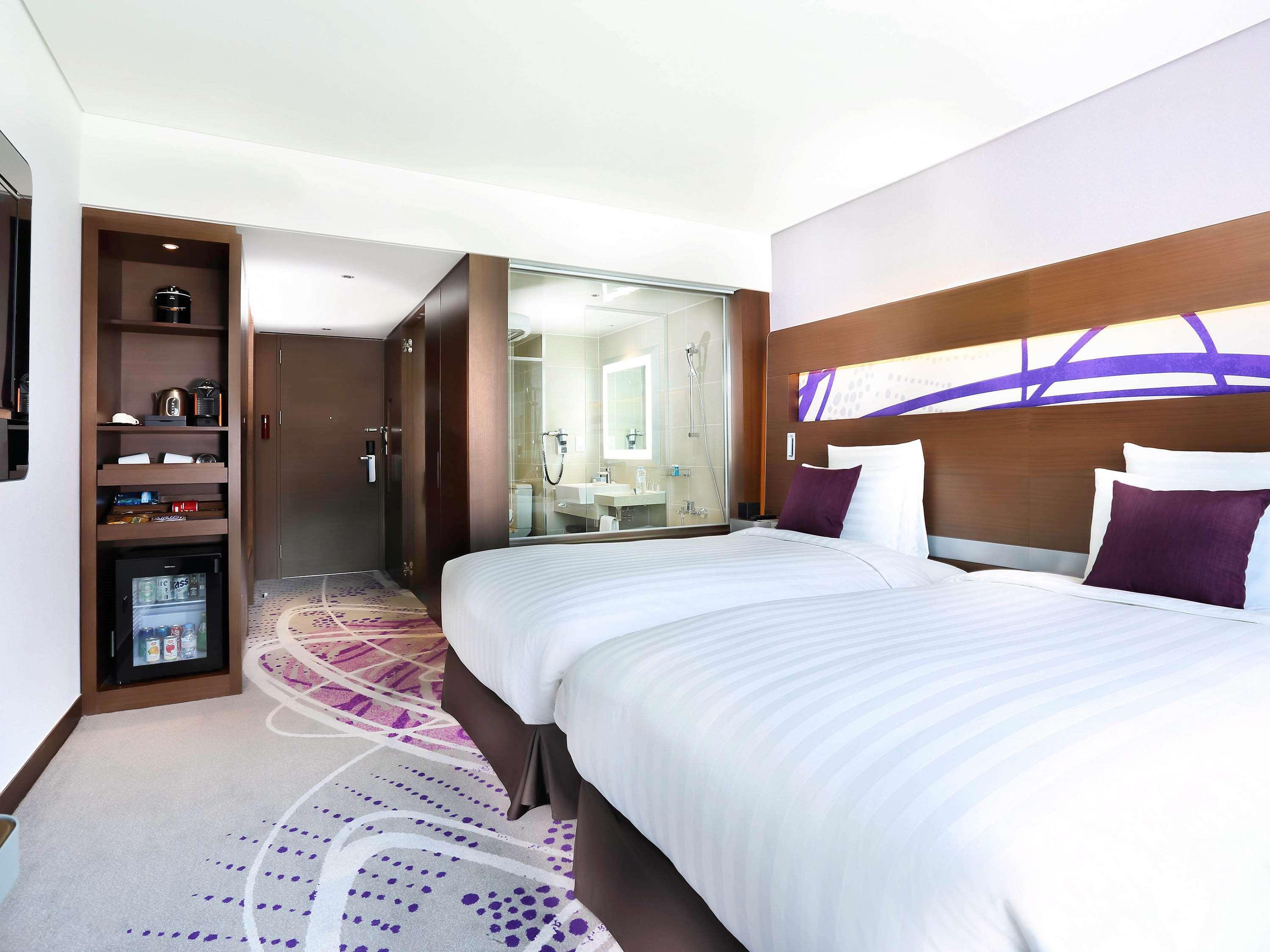 Novotel Ambassador Suwon Exteriör bild