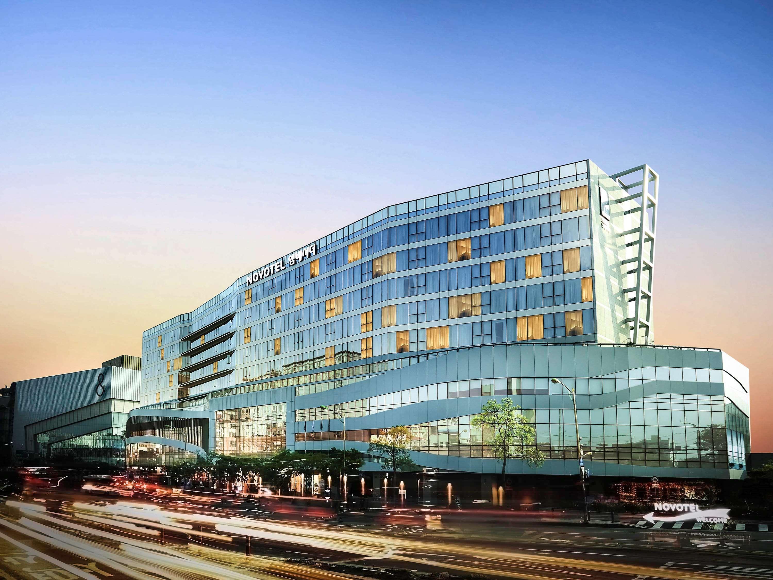 Novotel Ambassador Suwon Exteriör bild