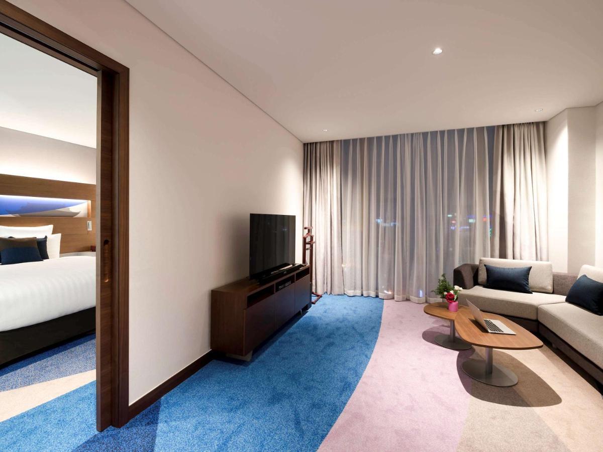 Novotel Ambassador Suwon Exteriör bild